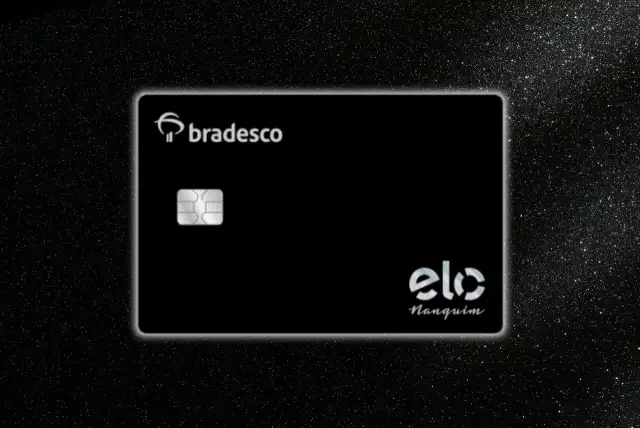 cartão bradesco elo nanquim em um fundo preto e prata
